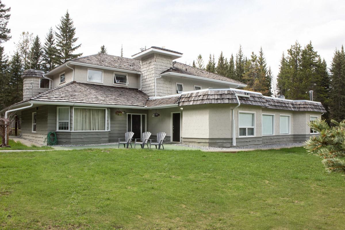 Bed and Breakfast Sleepy Creek Country Manor Bragg Creek Экстерьер фото