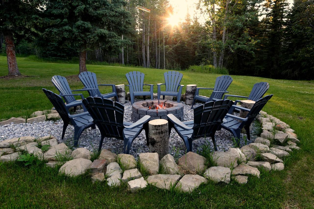Bed and Breakfast Sleepy Creek Country Manor Bragg Creek Экстерьер фото